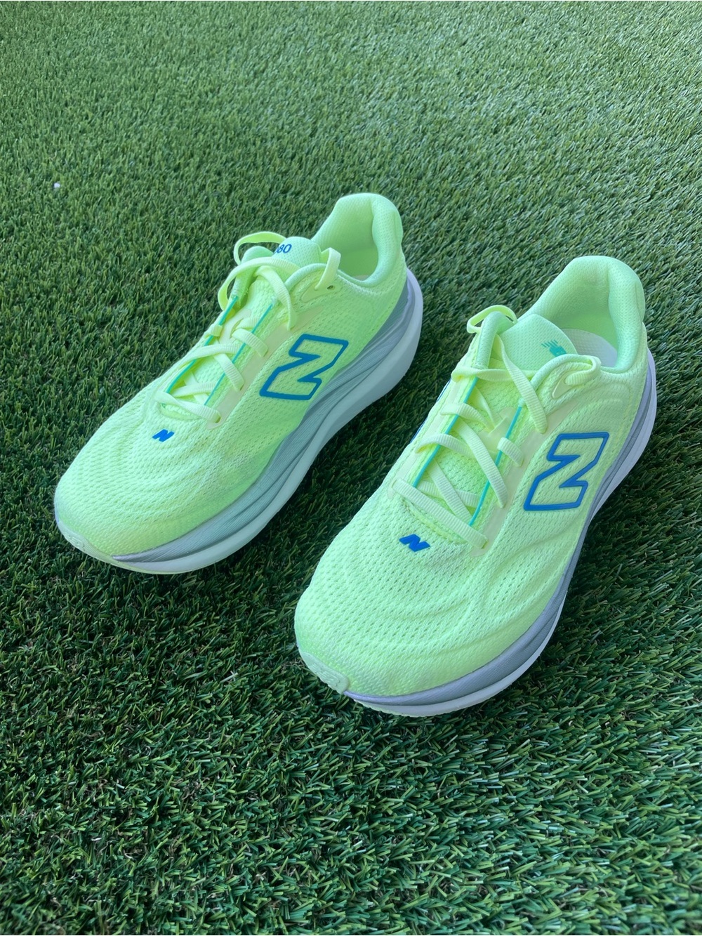 New Balance Neon Green Athletic Running Shoes with Blue Logo - Picture 2 of 7